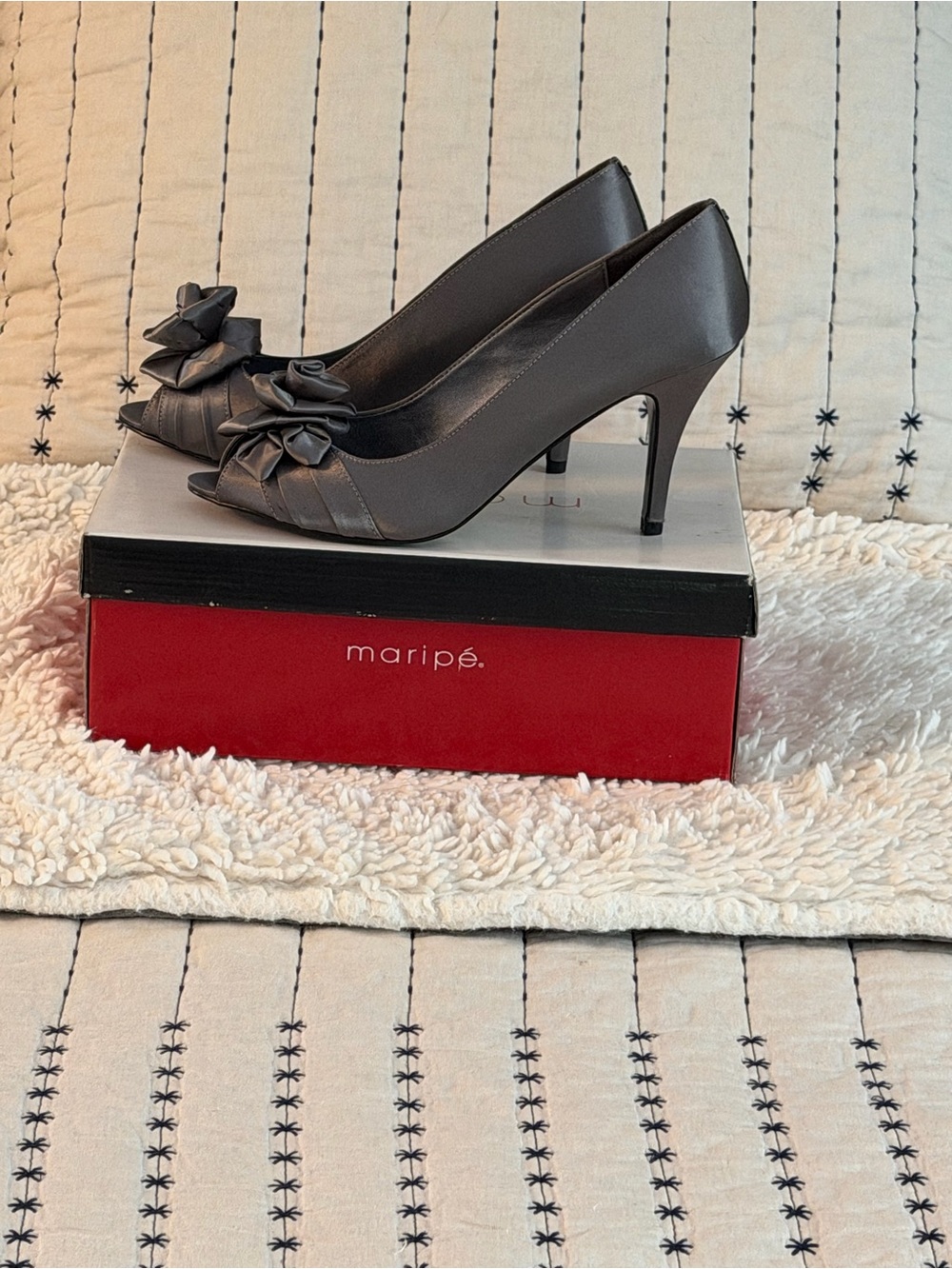 Maripé "Wink" Satin Ruffle Peep-Toe Heels – Pewter Gray